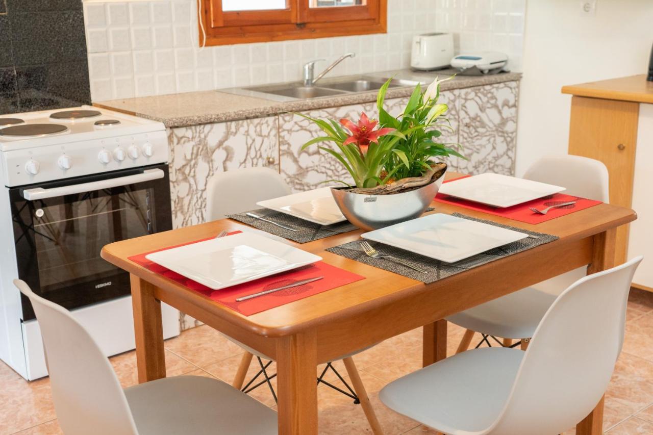 Afroditi Holiday Home - Yellow Apartment Σβορωνάτα Εξωτερικό φωτογραφία