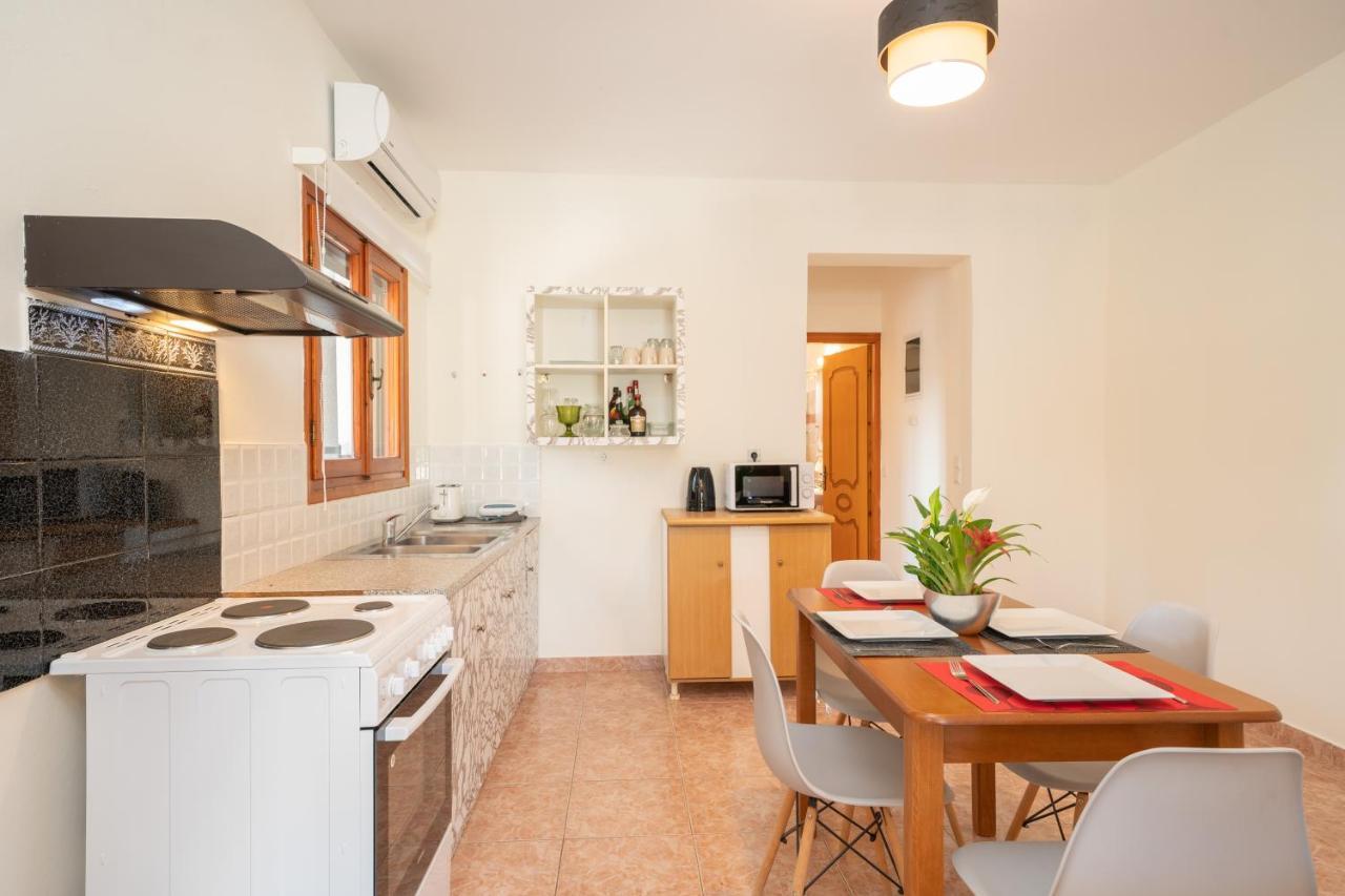 Afroditi Holiday Home - Yellow Apartment Σβορωνάτα Εξωτερικό φωτογραφία
