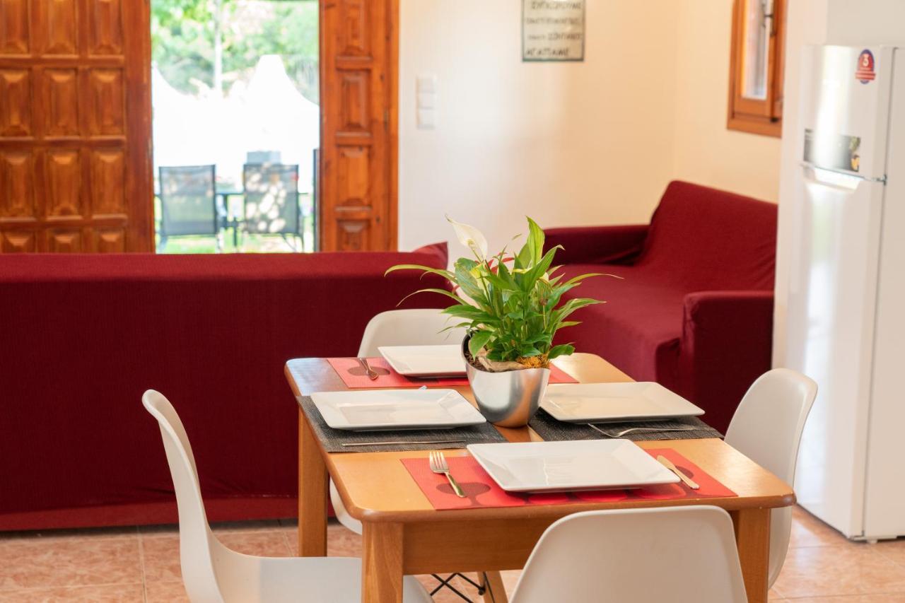 Afroditi Holiday Home - Yellow Apartment Σβορωνάτα Εξωτερικό φωτογραφία